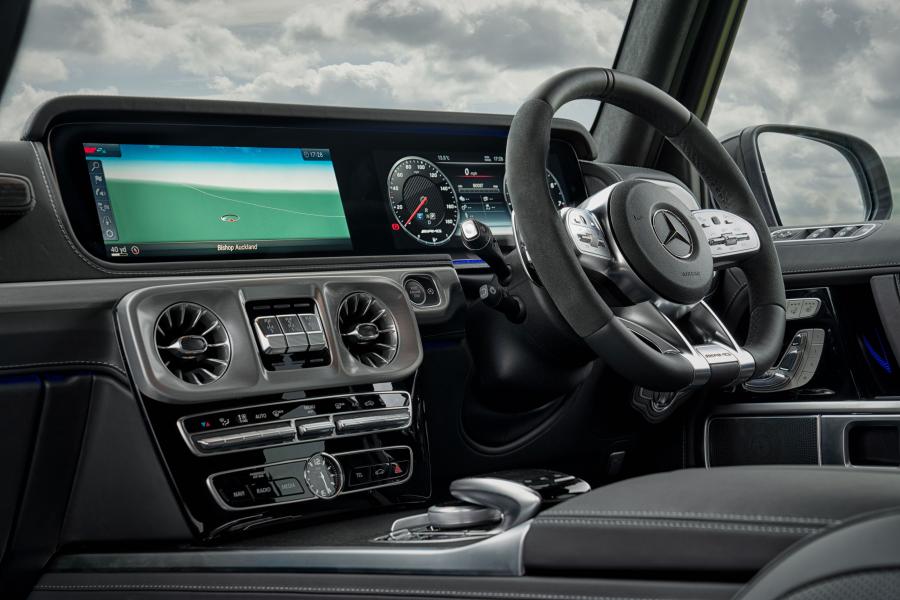 Детали интерьера Mercedes-AMG G63 (W463) 2018 года  (UK) (фото 18 из 40)